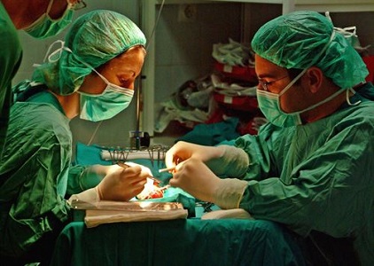 Segundo trasplante bilateral de brazos a nivel axilar en España
