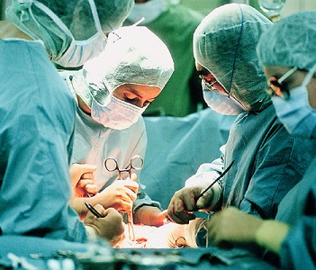 Cirujanos del hospital Peset realizan cinco trasplantes renales en 24 horas