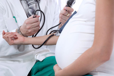 Hasta un 17% de las mujeres sufre hipertensión durante el embarazo