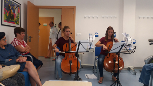 Músicos por la salud visita la Escuela del paciente renal